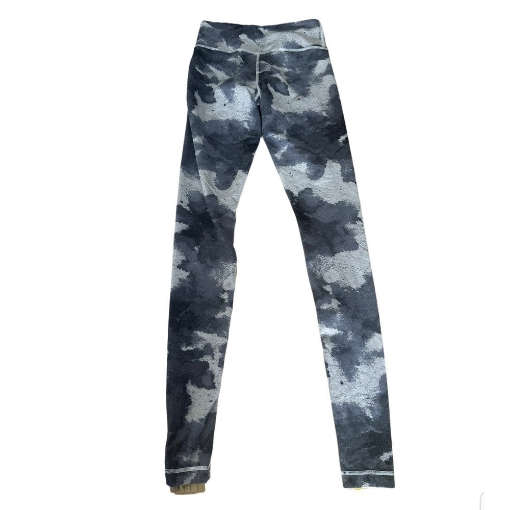 Lululemon Wunder Under PantFloral Platoon Silver Spoon Ambient Grey Size 2 - Picture 3 of 5